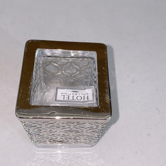 Hotel Collection Clear and Silver Colored Square Tabletop Glass Vase - Picture 4 of 6